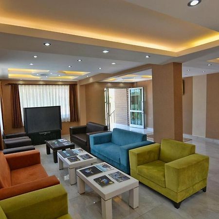 Airport Guelluek Otel Миляс Экстерьер фото