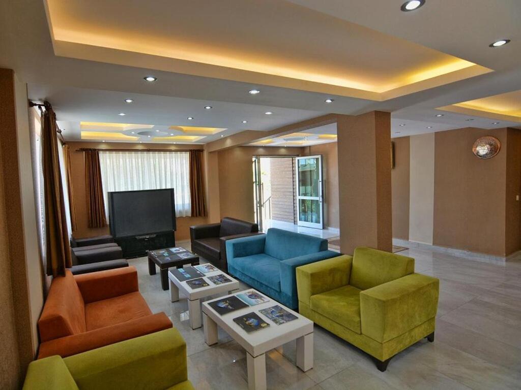 Airport Guelluek Otel Миляс Экстерьер фото